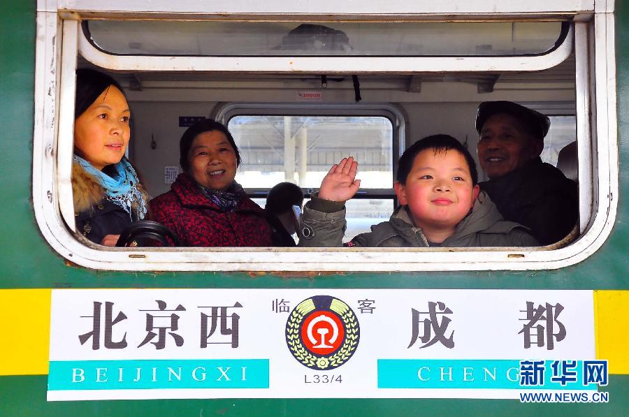 客流高峰漸至 實拍各地全力備戰春運