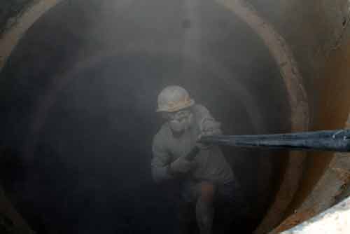 深圳百余名民工因無勞動合同查職業病遭拒