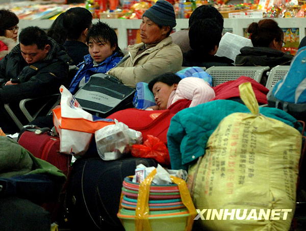 回家路上：2010年全國(guó)鐵路春運(yùn)進(jìn)行時(shí)（組圖）