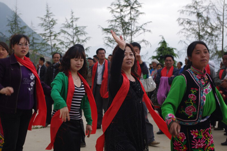 蘿卜寨：祭壇開壇儀式迎來震后首批游客