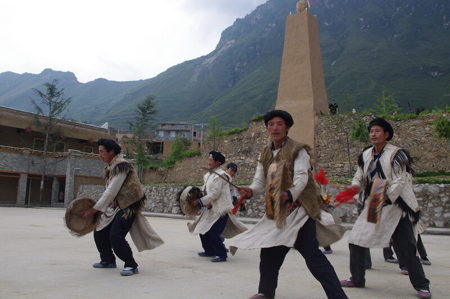 蘿卜寨：祭壇開壇儀式迎來震后首批游客