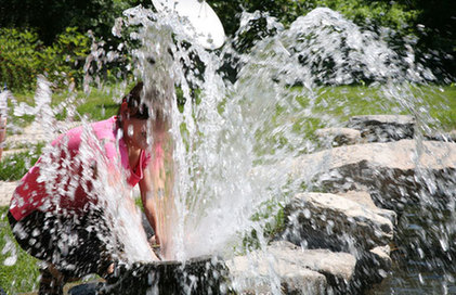 京郊避暑勝地玉渡山夏日激情戲水(圖)