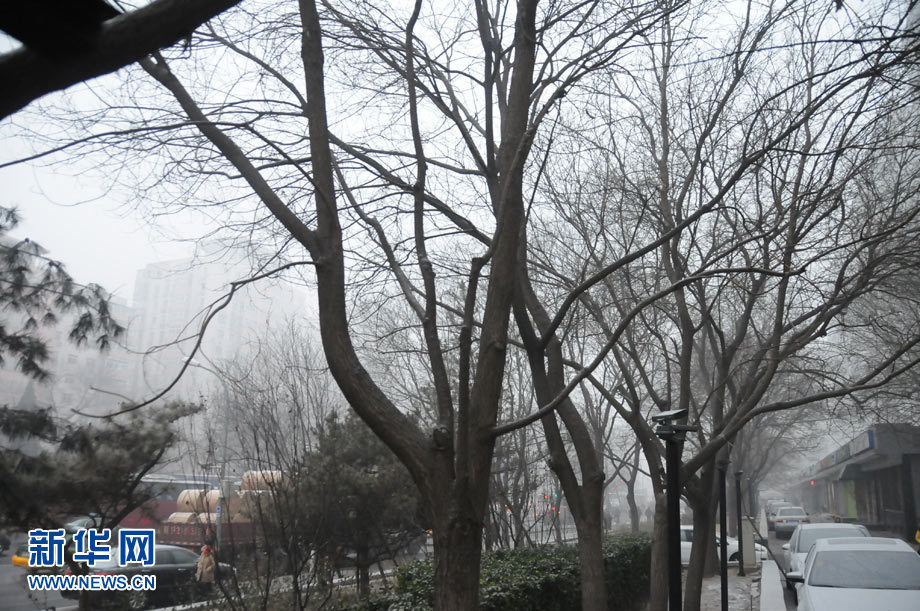 北京大部地區(qū)霧霾彌漫 早晚能見(jiàn)度對(duì)比