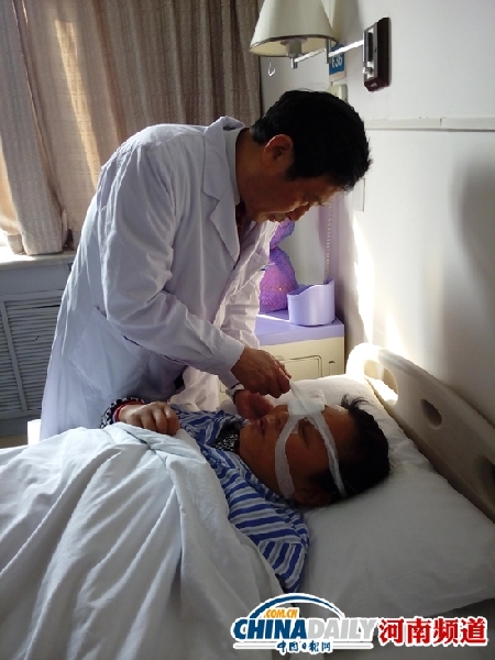 豫首例活體眼角膜移植成功 受益農民泣謝捐贈人