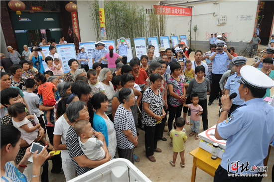 廿七年汗水灑滿交宣路——記邯鄲交警支隊宣傳科科長張貴民