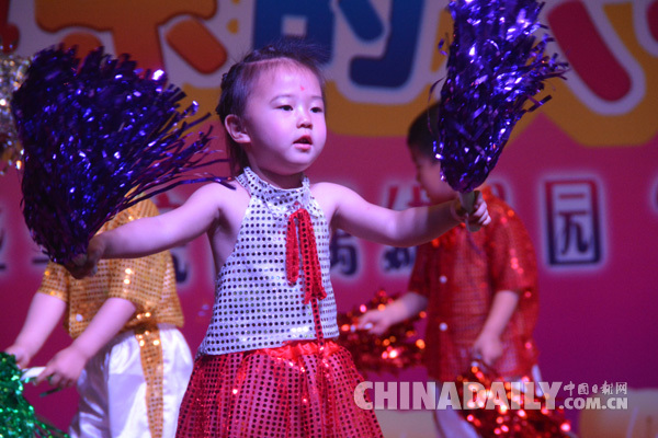 “飛揚的旋律 快樂的六一”文藝匯演活動在石舉行