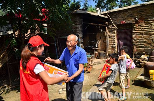 邢臺小云大:洪災(zāi)中夫妻痛失兩兒 社會舉全力助其渡難關(guān)