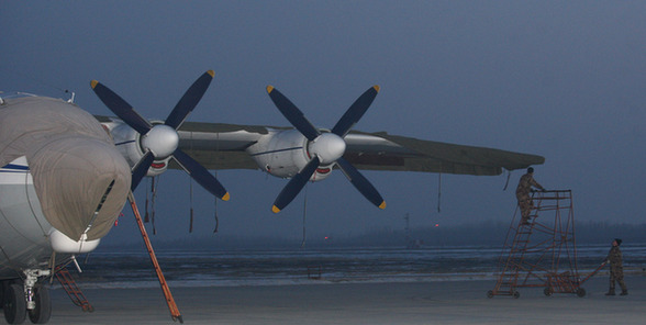 新疆：飛機(jī)增雪正當(dāng)時(shí)