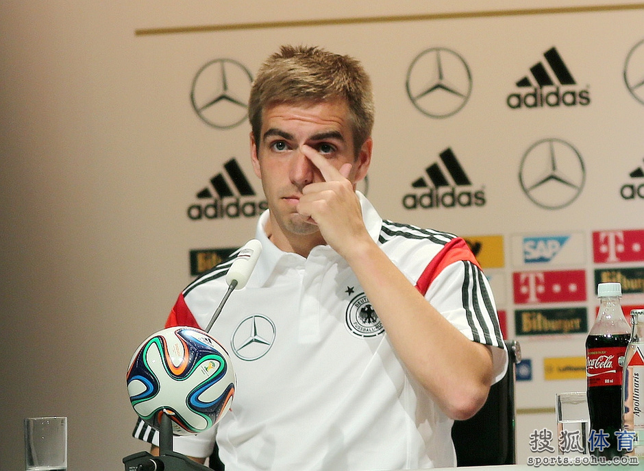 德國召開發(fā)布會 拉姆許爾勒暢談表情輕松