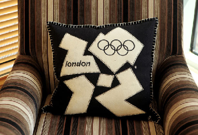 倫敦奧運(yùn)會特許商品首次出售 品種豐富實(shí)用性強(qiáng)