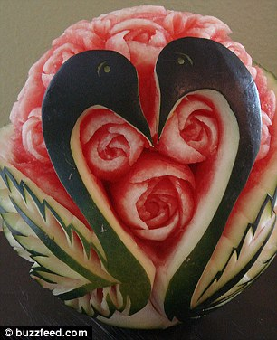 日本廚師愛刻西瓜 闖出名聲被贊“米開朗琪羅”