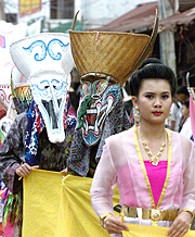 Phi Ta Khon Festival(佛誕節)