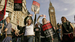 分析:留學(xué)生已成英國高校一大財(cái)源