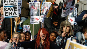 大學(xué)學(xué)費漲價“弊大于利”