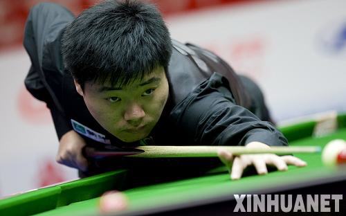 斯諾克中國(guó)賽：丁俊暉晉級(jí)八強(qiáng) 贏球過(guò)生日