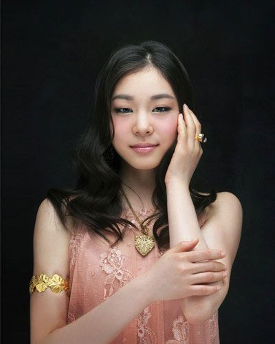 金妍兒賽場(chǎng)外美麗綻放