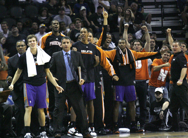 NBA：“獨(dú)眼”納什帶太陽率先晉級 馬刺被0:4橫掃