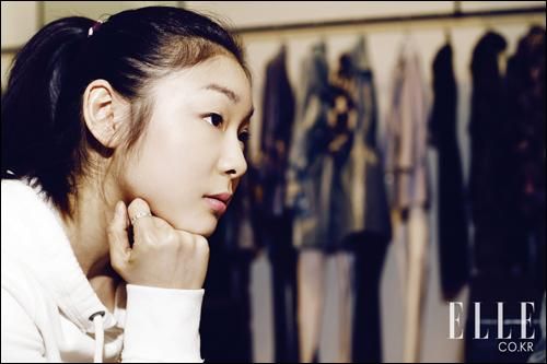 金妍兒穿“中國(guó)風(fēng)”