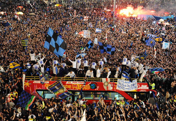 國米慶典游街標語侮辱托蒂 羅馬拒接受莫拉蒂道歉