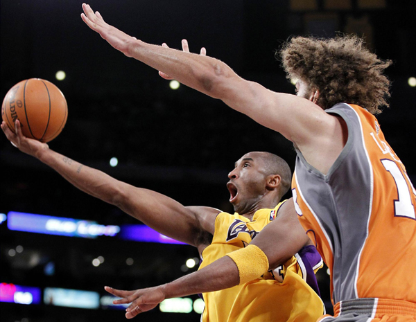 NBA：科比創(chuàng)季后賽新高 湖人再擒太陽