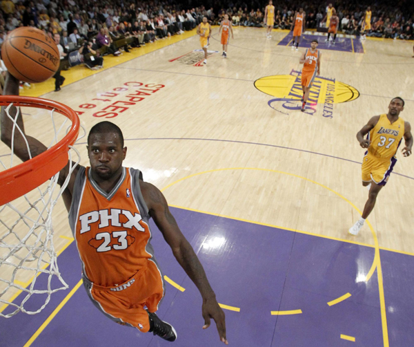 NBA：科比創(chuàng)季后賽新高 湖人再擒太陽