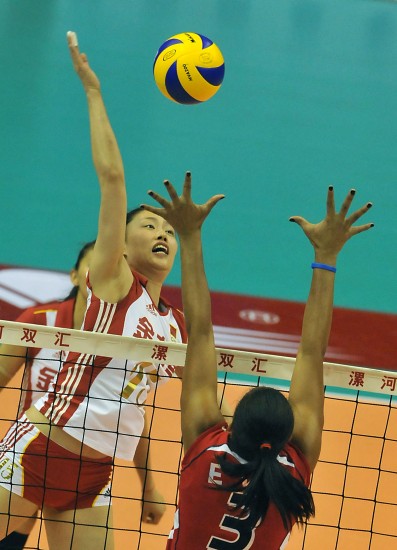 女排精英賽：中國(guó)女排1:3不敵多米尼加