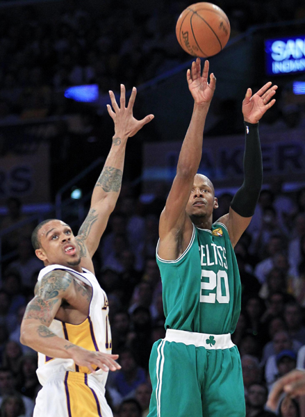 NBA：雷•阿倫三分破紀(jì)錄 綠衫軍苦勝湖人扳平總分