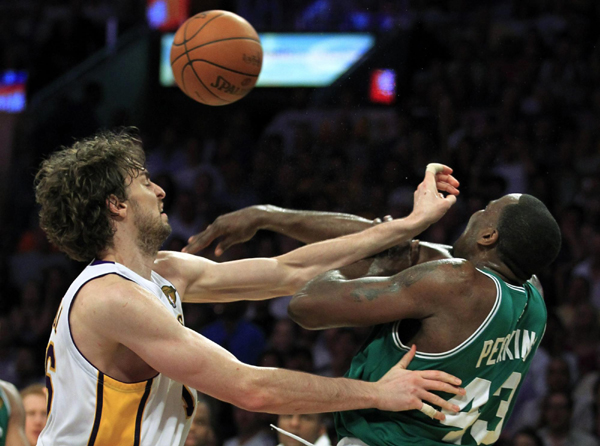 NBA：雷•阿倫三分破紀錄 綠衫軍苦勝湖人扳平總分