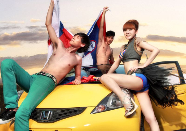 柳巖性感演繹球迷百態