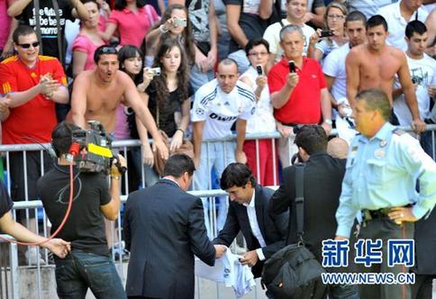 “再見，隊(duì)長！”——傳奇勞爾告別皇馬