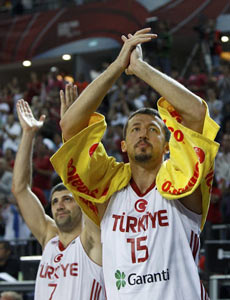 男籃：特克格魯20分立功 土耳大勝法國晉級八強(qiáng)