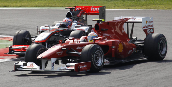 F1意大利站：阿隆索逆轉(zhuǎn)奪冠 漢密爾頓撞車退出